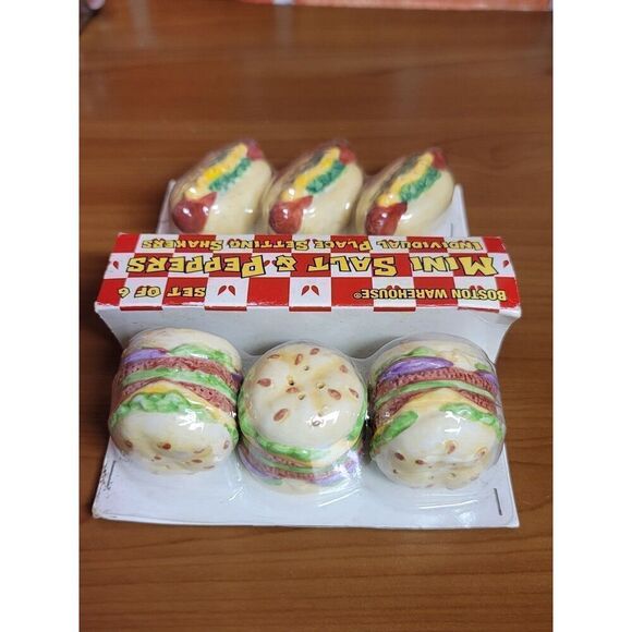 Salt & Pepper Shaker Set Hamburger & Hotdog Boston Warehouse #A31 - Picture 1 of 6